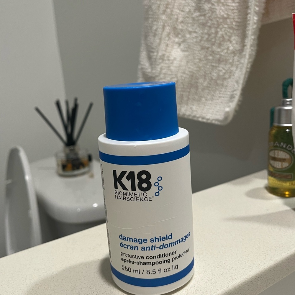K18 Blue and White Protective Hair Conditioner